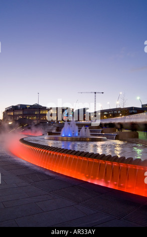 Wasserspiel vor Rail Station Sheffield UK Stockfoto