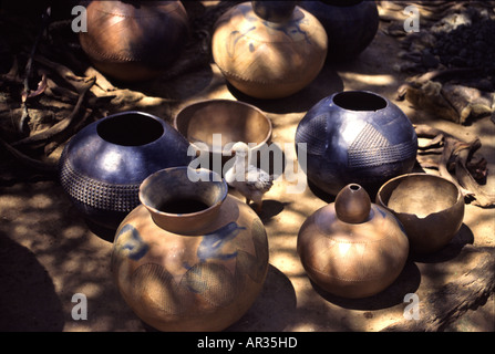 Blick auf Zulu Keramik, Shakaland, Kwazulu Natal, Südafrika, Afrika Stockfoto