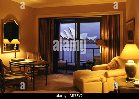 Verlassene Zimmer im Park Hyatt Hotel mit Blick auf das Opera House, Sydney, New South Wales, Australien Stockfoto