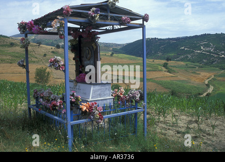 Am Straßenrand Schrein in Albanien Stockfoto