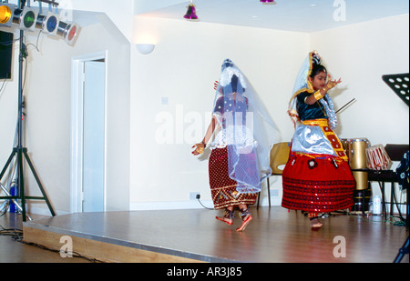 Tooting London England Inder Diwali Leistung Stockfoto