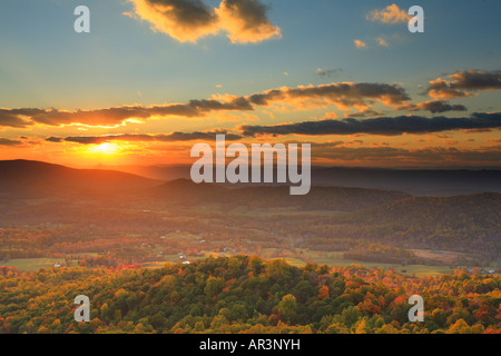 Sonnenuntergang über Browntown, Shenandoah-Nationalpark, Virginia, USA Stockfoto