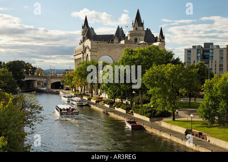 Touristen-Kreuzfahrt auf dem Rideau Canal in Ottawa, Ontario Kanada Stockfoto