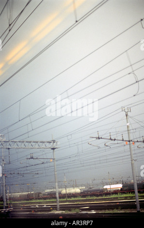 Blick aus dem Zug auf Schiene verfolgt, Hauptbahnhof, Verona, Italien Stockfoto