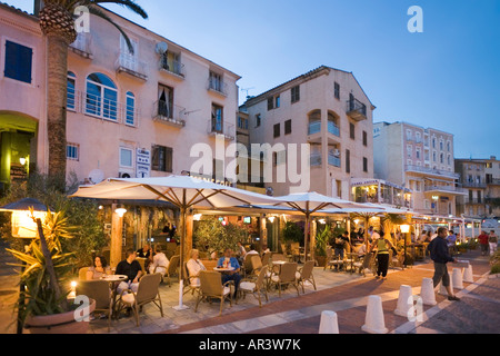 Cafe-Bar am Quai Landry, Harbourfront, Calvi, die Balagne, Korsika, Frankreich Stockfoto