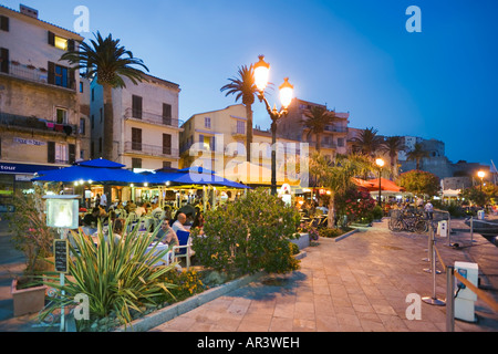 Cafe-Bar am Quai Landry, Harbourfront, Calvi, die Balagne, Korsika, Frankreich Stockfoto