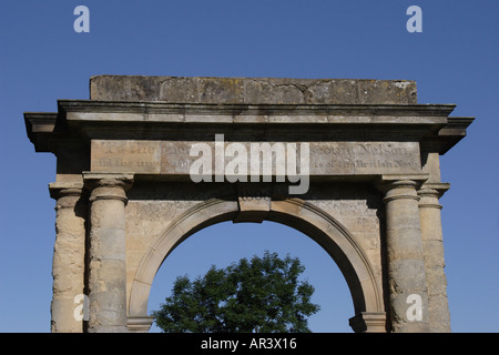 Nahaufnahme von Eingangstor zum Park Duncombe, North Yorkshire mit Inschrift, Lord Nelson Stockfoto