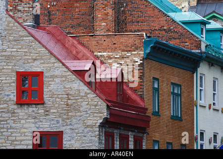 Backsteinbauten entlang der belebten Rue Saint Louis im historischen Old Quebec City Quebec Kanada. Stockfoto