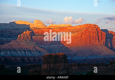Sandstein-Felswände bei Sonnenuntergang Capitol Reef Nationalpark-Utah-USA Stockfoto