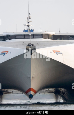 Condor cross Channel Fähre Entleerung Abfälle und ballast Tanks in Poole Hafen. Dorset. VEREINIGTES KÖNIGREICH. Stockfoto