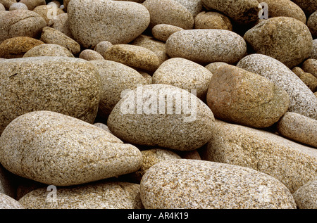 Granitfelsen am Strand auf den Scilly-Inseln in Cornwall, Großbritannien Stockfoto