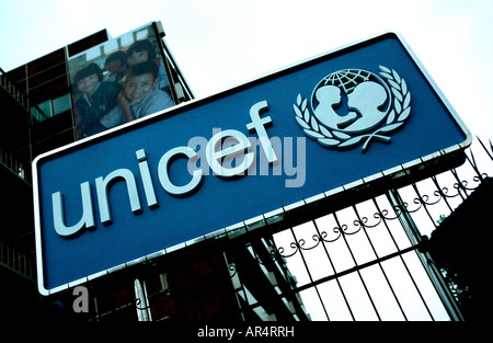 UNICEF-Logo vor dem Unicef-Büro in Bangkok, Thailand Stockfoto