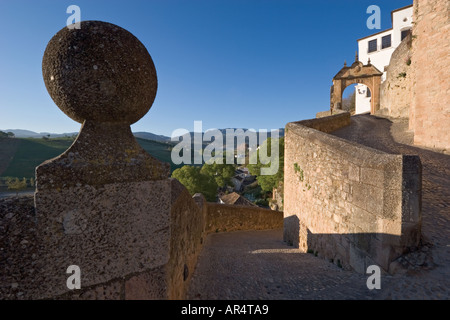 Ronda Provinz Malaga Andalusien Spanien Torbogen von Philip V Stockfoto