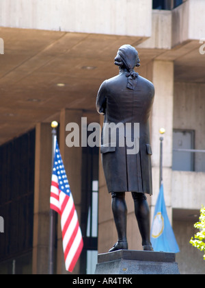 Statue von Samuel Adams unter Berücksichtigung der Zustand der Union. Faneuil Hall Congress Street, von Miss Anne Whitney Stockfoto