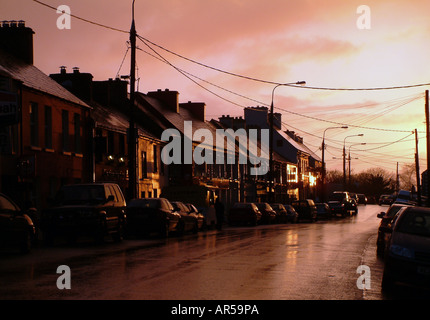 Ardara County Donegal Irland Main Street nach einem Abend Sturm Stockfoto