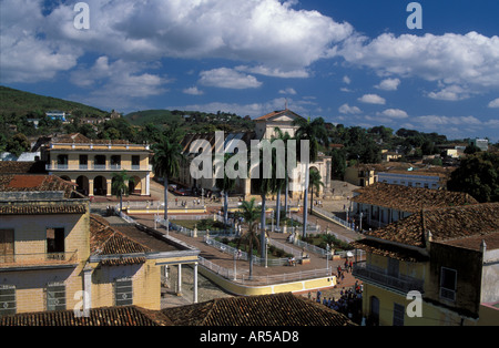 Plaza Mayor Iglesia De La Santissima Trinidad Museo Ronamtico Trinidad UNESCO World Heritage Site Kuba Stockfoto