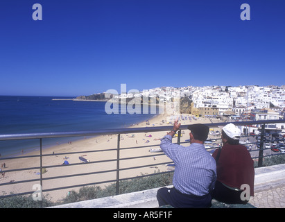 Albufeira Altstadt und Strand Stockfoto