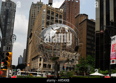 Globus Columbus Circle Kreuzung der Eigth Avenue Broadway und Central Park West Manhattan New York Stockfoto