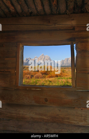 Blick durch Cunningham Kabinenfenster, Grand-Teton-Nationalpark, Wyoming, USA Stockfoto