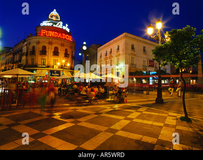 Domecq-Turm, Jerez De La Frontera, Provinz Cadiz, Andalusien, Spanien Stockfoto