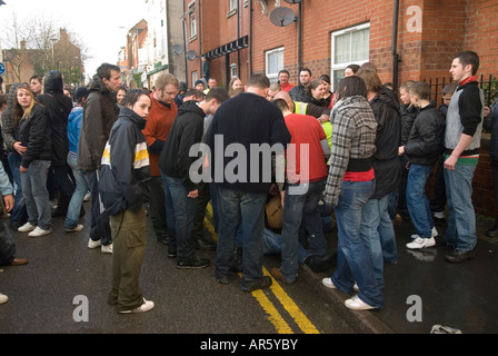 Shrove Tuesday Football traditionelles Shrovetide Village Community Game. Atherstone Warwickshire UK 2008 2000s HOMER SYKES Stockfoto