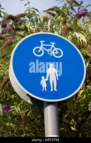 Fußgänger und Fahrrad Route Straßenschild Stockfoto