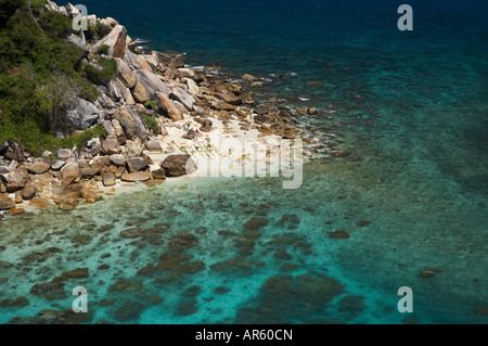 Wenig Fitzroy Island und Seekajaks in der Nähe von Cairns North Queensland Australien Antenne Stockfoto
