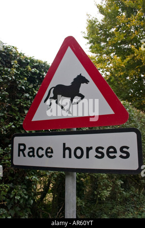 Vorsicht Rennpferde Straßenschild Stockfoto