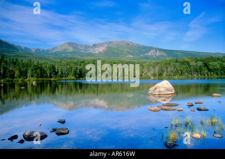 Reflexion des Mount Katahdin in Maine Sandy Stream Pond Baxter State Park Stockfoto