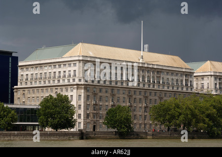 M.I.5. Sitz im Thames House in London, England Stockfoto