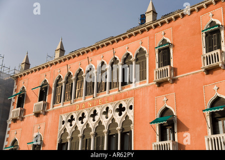 Das Hotel Danieli auf der Riva Degli Schiavoni, Sitz in der fünfzehnten Jahrhundert Palazzo Dandolo, Venedig, Italien Stockfoto