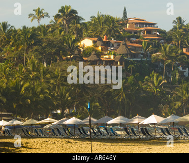 Mexiko Nayarit Dorf Sayulita in der Nähe von Puerto Vallarta an den Pazifischen Ozean malerischen Blick auf die Beach Villas Palmen Stockfoto