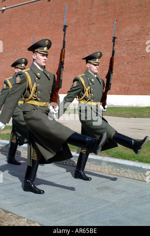 Der Kreml Moskau Russland Changing of The Guard am Grab des unbekannten Soldaten. Russischen Föderation. Stockfoto