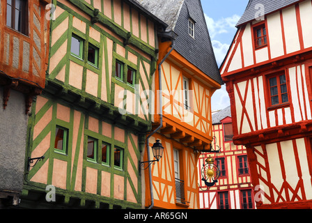 Bunte mittelalterlichen Häusern in Vannes Brittany France Stockfoto