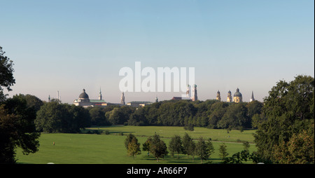 Panorama Münchner Skyline vom Monopteros englischen Garten München Bayern Deutschland Stockfoto