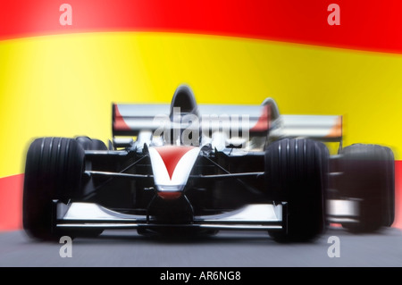 Formel-Rennwagens vor Nationalflagge Stockfoto