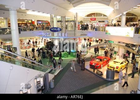 Süd-Terminal, Flughafen Gatwick, Crawley, Abflughalle, West Sussex, England, Vereinigtes Königreich Stockfoto