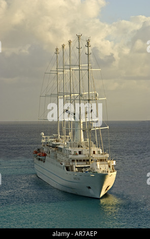 Windstar Cruises Hightech-Luxus Segelschiff den Wind Surf im Hafen in Barbados Stockfoto