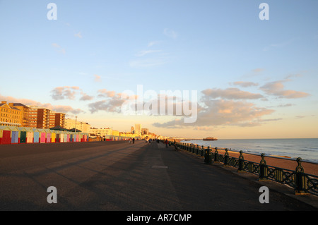 Promenade Hove, East Sussex, England - spät abends Stockfoto