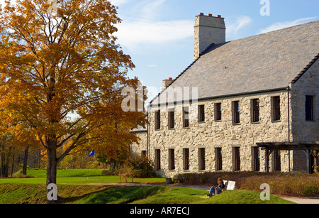 Whistling Straits Golf Course Clubhouse, Kohler Wisconsin USA / Straits Clubhaus im Herbst. Stockfoto