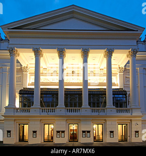 Londoner Royal Opera House in Covent Garden im Morgengrauen. Stockfoto