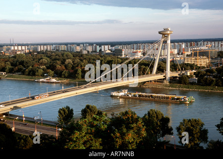 Die neue "Novy Most" Brücke über die Donau in Bratislava, die Hauptstadt der Slowakei. Stockfoto