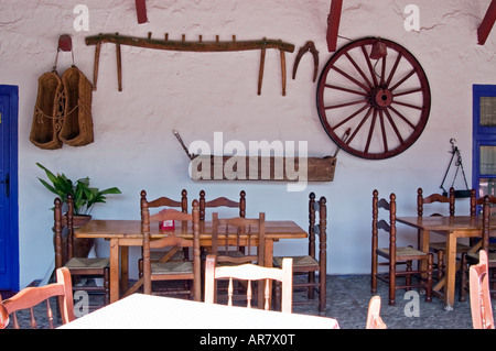 Exterieur-Design Terrasse des Quijote Inn 17. Jahrhundert in Puerto Lápice, Spanien Stockfoto