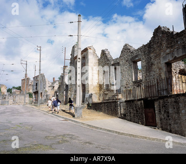 FRANKREICH LIMOUSIN ORADOUR SUR GLANE GEMARTERT DORF Stockfoto