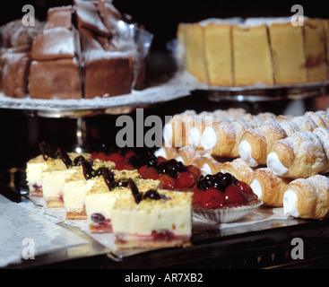 AUSTRIA VIENNA TORTE KUCHEN TORTEN GEBÄCK DISPLAY Stockfoto