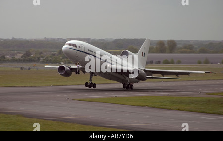 Königliche Luftwaffe Lockheed L1011 Tri-Star Transport und Betankung Flugzeug abheben zu RAF Brize Norton Stockfoto