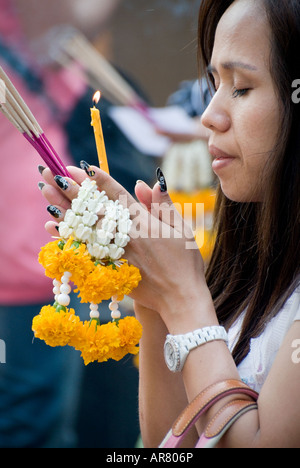 Anhänger an den Erawan Schrein Bangkok Thailand A Brahman Schrein im großen Respekt von Thais Stockfoto