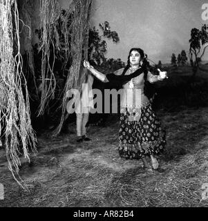 Vyjayanthimala, indische Filmschauspielerin, Bharathanatyam-Tänzerin, karnatische Sängerin, Tanzchoreografin und Parlamentarierin, Jahrgang 1900s. Stockfoto