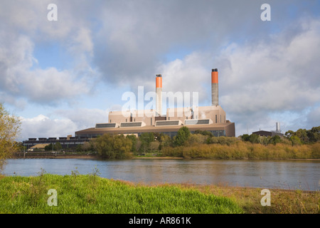 Huntly Kohle und Gas abgefeuert Wärmekraftwerk in Waikato River. Huntly, North Island, Neuseeland Stockfoto