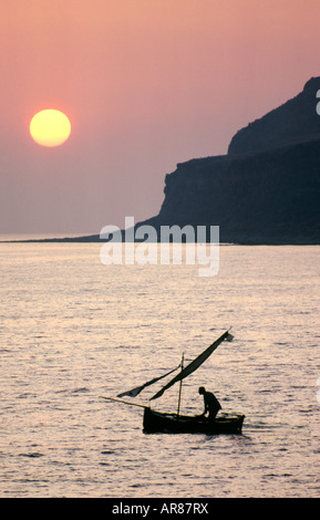 Sonnenuntergang in Itylo Bucht von Limeni am messenischen Golf Mani Süd-Peloponnes-Griechenland Stockfoto